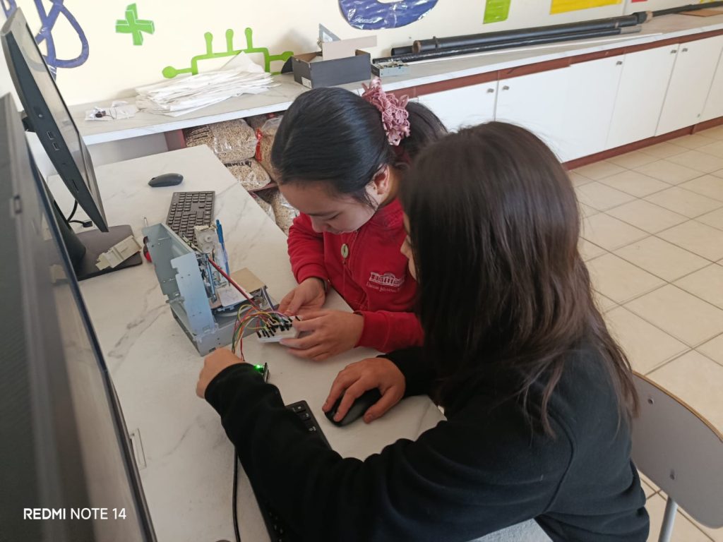 Proyectos STEM del Thomas Jefferon School de Concepción clasifican en competencia internacional