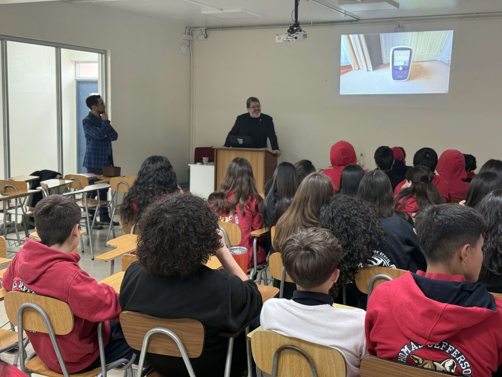 Charlas "Experiencias STEM" Thomas Jefferson STEM School