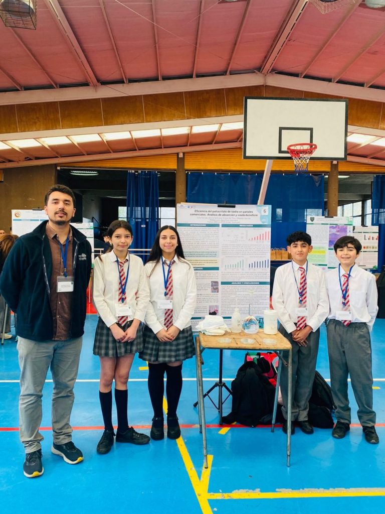 Thomas Jefferson STEM School participa en Congreso Interescolar de Ciencia del Colegio Santísima Trinidad